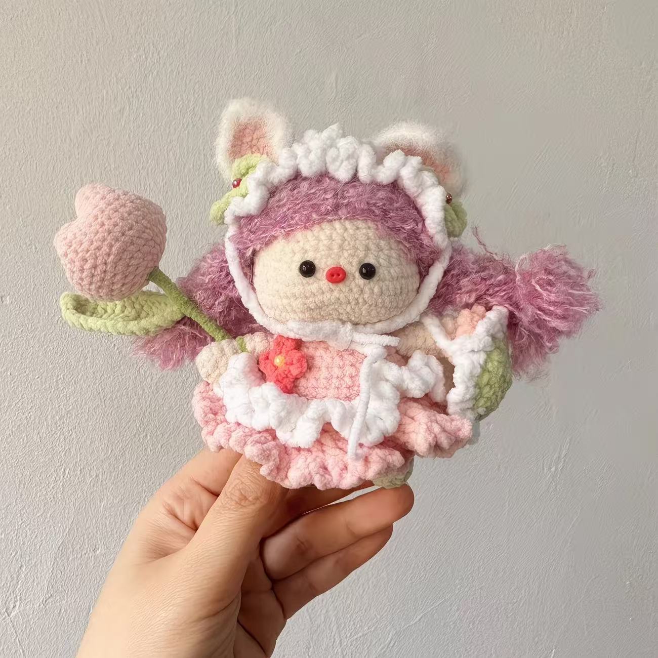 amigurumi Finished crocheted cute magnetic pig girl DIY knitted ornaments, handmade knitted gifts, dolls