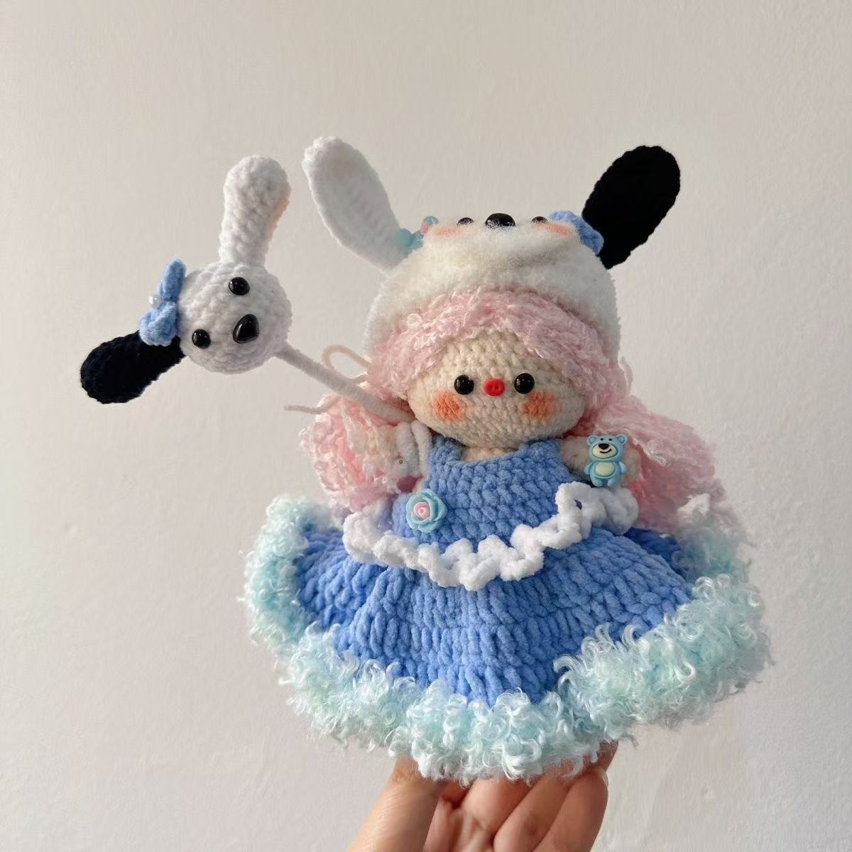 amigurumi Finished crocheted cute magnetic pig girl DIY knitted ornaments, handmade knitted gifts, dolls