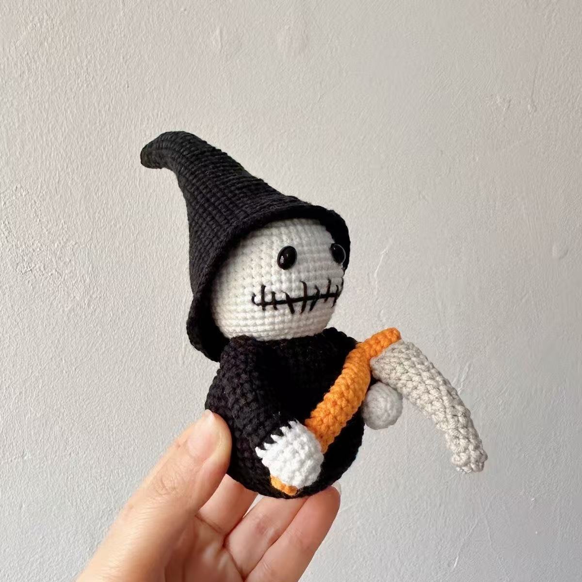 Handmade Crochet Chibi Grim Reaper Plush - Spooky Cute Halloween Reaper with Scythe, Gothic Kawaii Desk Toy Gift